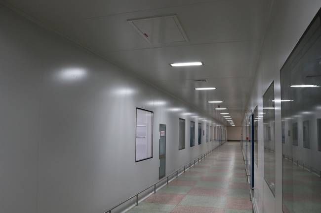 GMP净化工程，洁净车间、厂房、车间、办公、宿舍、酒店、洁净厂房、化妆品车间、
乳化车间、电子光学、食品日化、医疗器械、生物制药等整体解决方案。专业钢结构、GMP净化车间、洁净板夹芯板隔断吊顶、冷库、环氧地坪、通风换气、
恒温空调、机电设备、净化水设备、消毒杀菌、防爆实验室、水电工程、污水处理