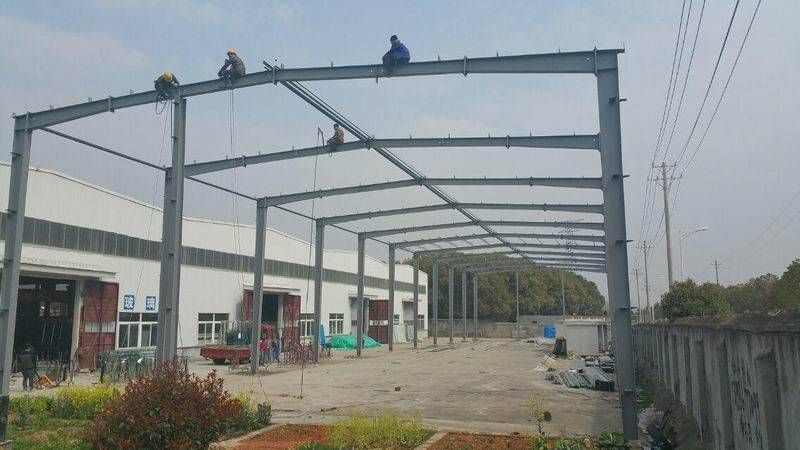 GMP净化工程，洁净车间、厂房、车间、办公、宿舍、酒店、洁净厂房、化妆品车间、
乳化车间、电子光学、食品日化、医疗器械、生物制药等整体解决方案。专业钢结构、GMP净化车间、洁净板夹芯板隔断吊顶、冷库、环氧地坪、通风换气、
恒温空调、机电设备、净化水设备、消毒杀菌、防爆实验室、水电工程、污水处理
